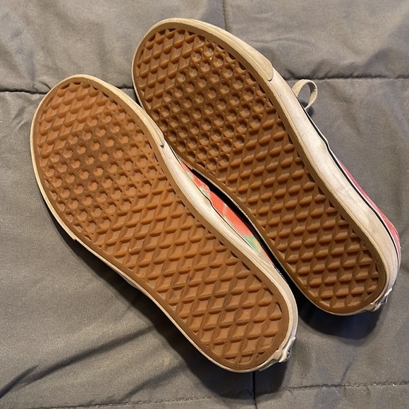 Vans - Picture 2 of 3